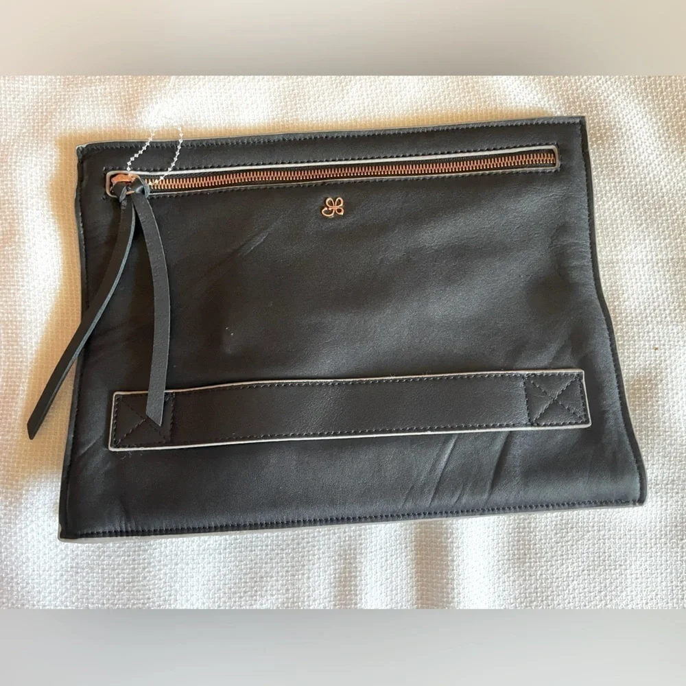 Punchcase by Leslie Hsu tablet case with built in charger.NWOT
